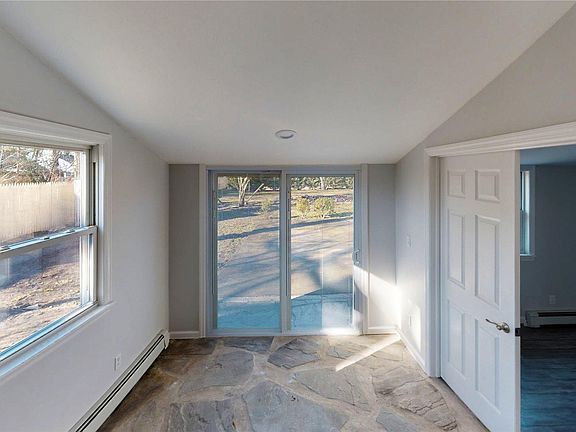 5th image of 12 Gatelot Ave