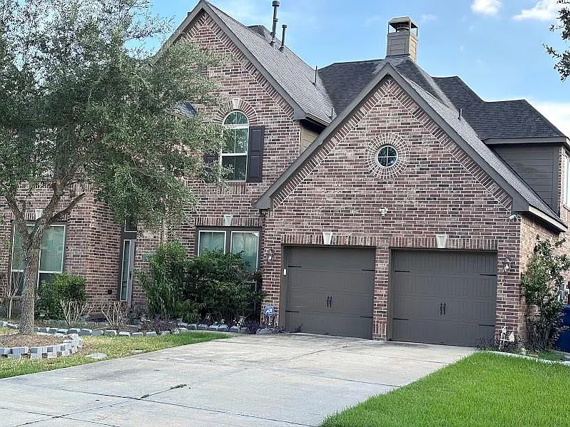 4 bed, 3.5 bath, 3151 sqft, $3,200 — Photo 2