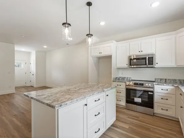 410 Hatcher Ln, Columbia, TN 38401