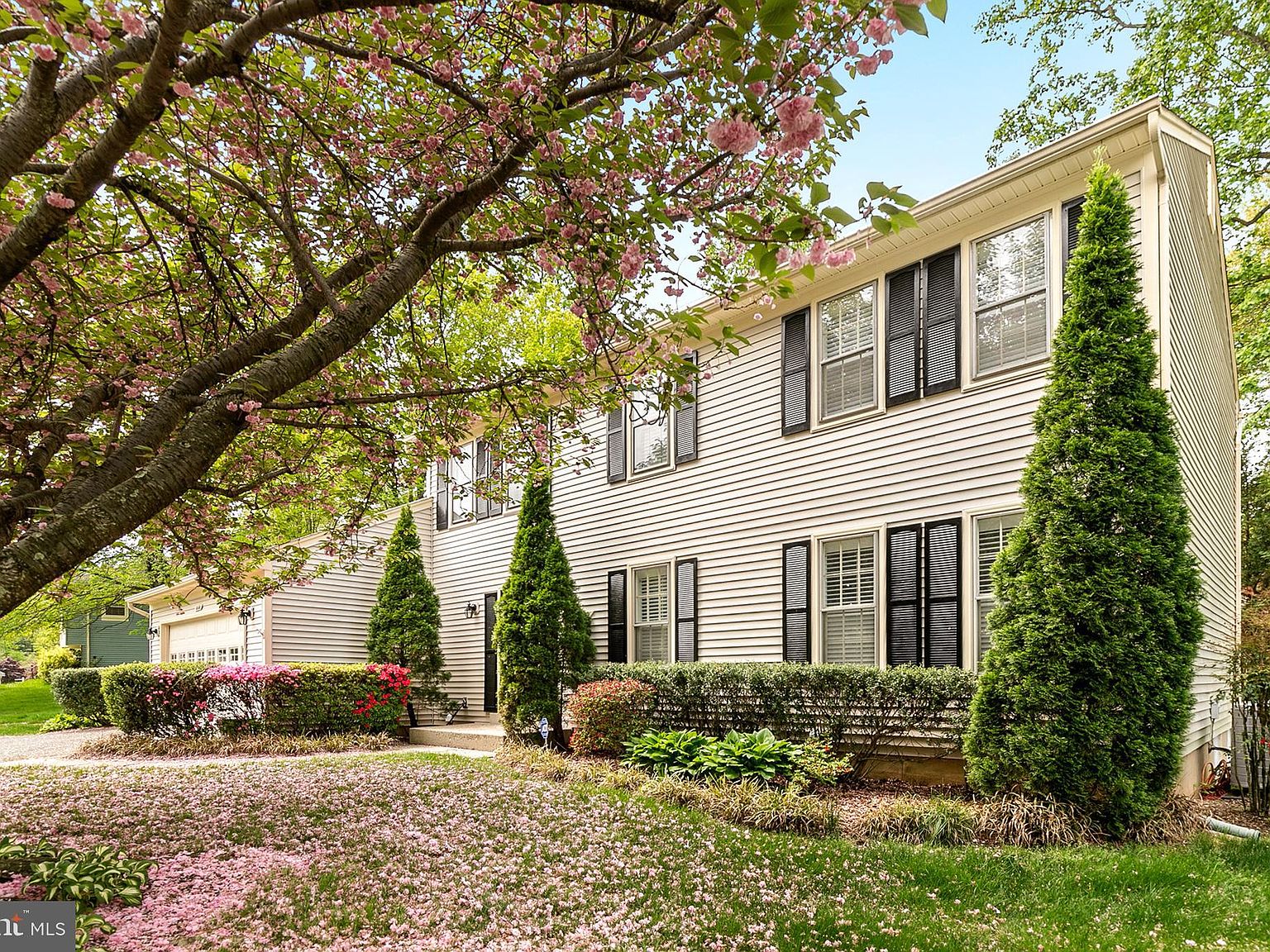 6060 Burnside Landing Dr, Burke, VA 22015 | Zillow
