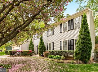 6060 Burnside Landing Dr, Burke, VA 22015