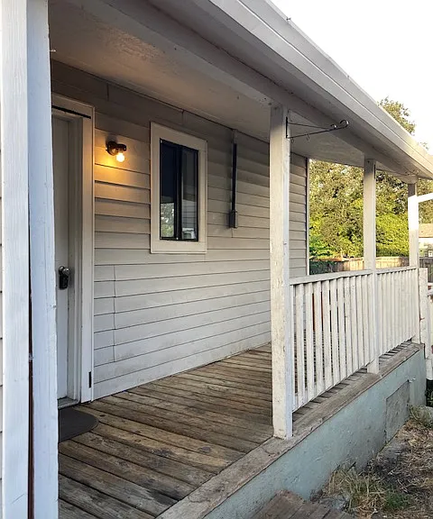 1070 Deer Island Rd — Photo 1
