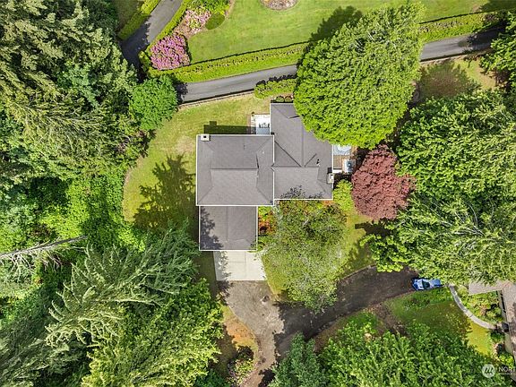 2nd image of 1260 218th Avenue NE