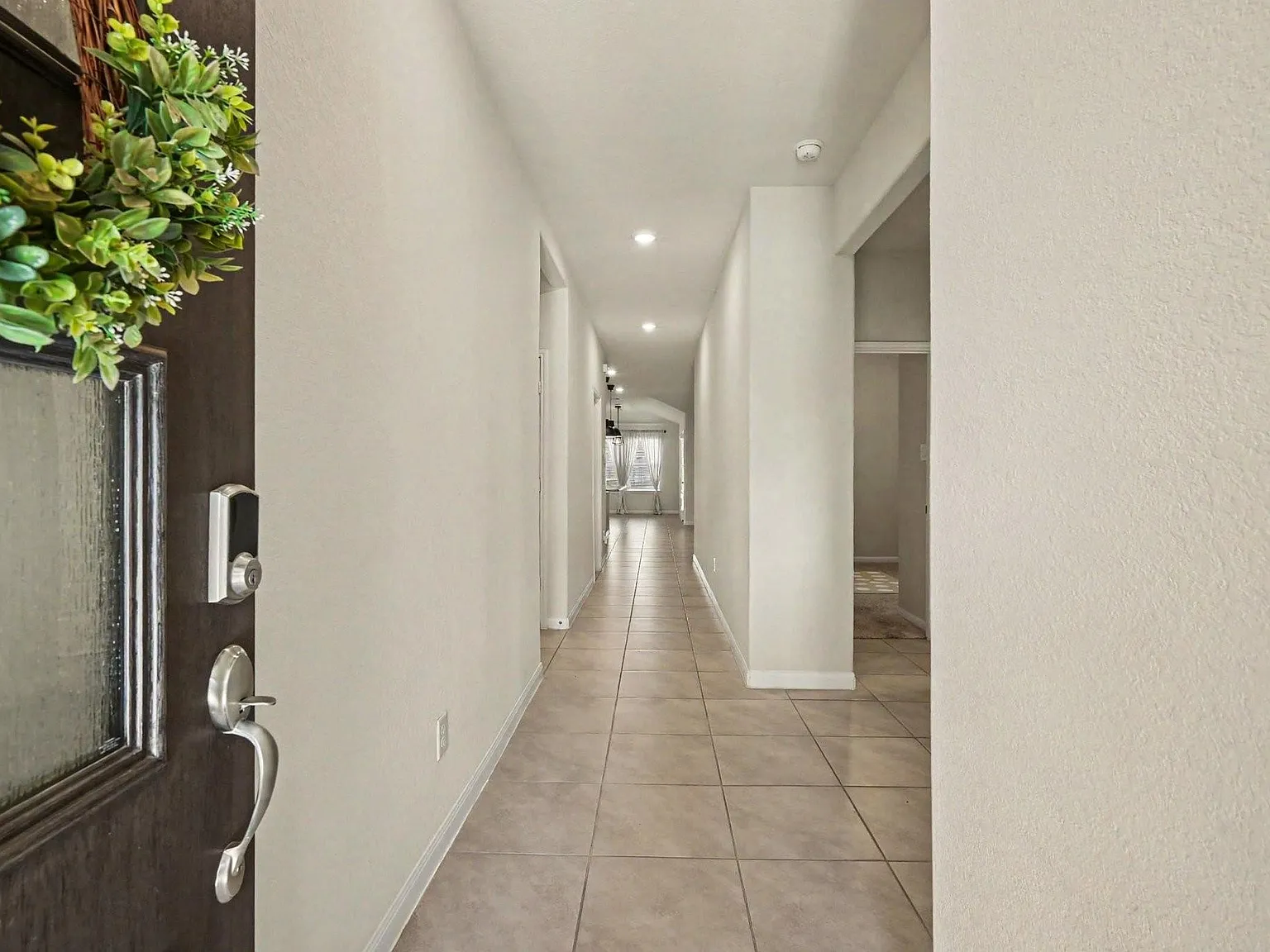 3 bed, 2.0 bath, 1688 sqft, $2,300 — Photo 4