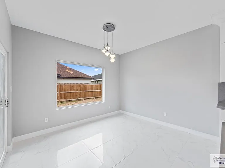 7411 Converse Lk — Photo 12