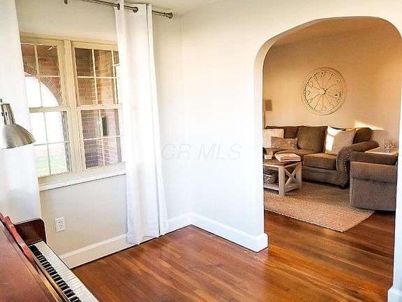 3rd image of 403 Briarwood St