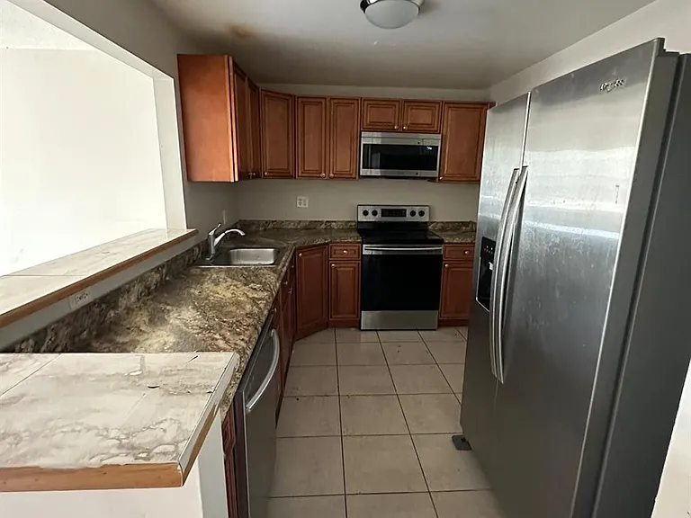 4324 NW 9th Ave #6-2D — Photo 3