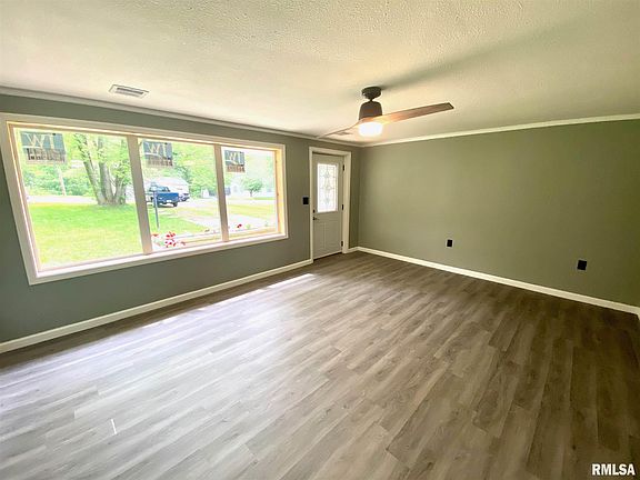 4th image of 1828 N Norwood Blvd