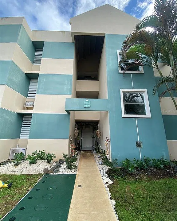 210 Avenida Trio Vegabajeno #1606