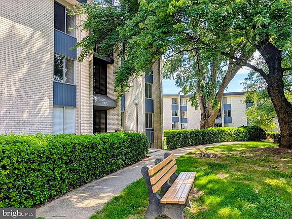 3rd image of 2515 Baltimore Rd APT 8