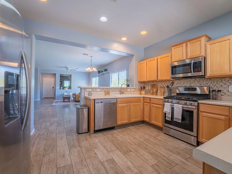 2313 N Presidential Dr — Photo 3