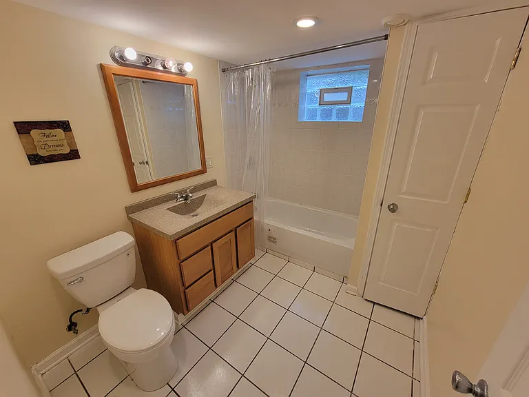 7822 W Carmen Ave — Photo 11
