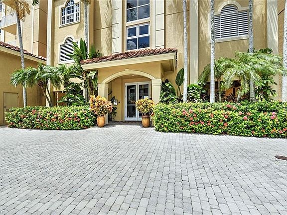 3rd image of 9577 Gulf Shore Dr APT 401