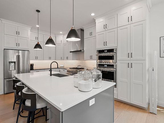 4th image of 22 Jameson Dr #22
