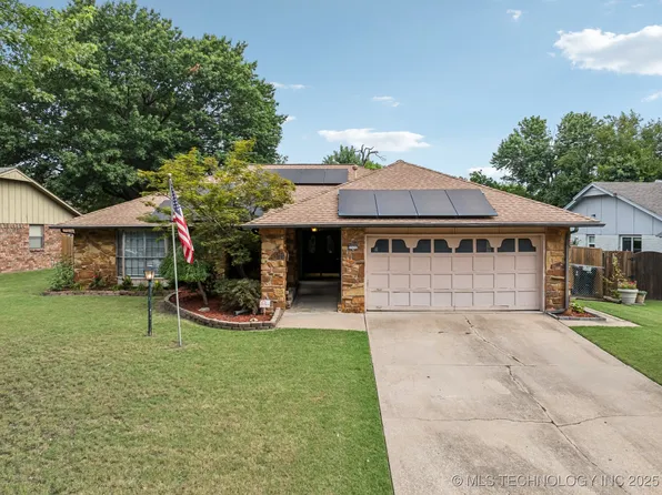 2532 W Broadway St, Broken Arrow, OK 74012