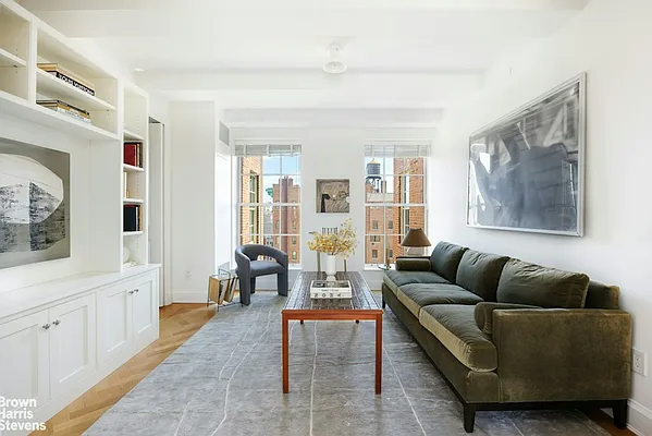 Living room, photo 1