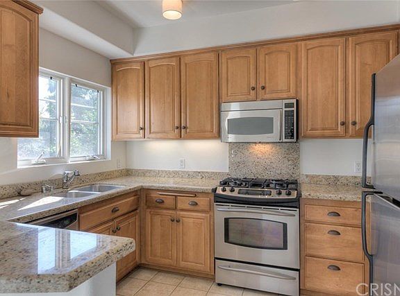 5th image of 10542 Valley Spring Ln