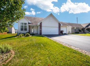 826 Winfield Dr, South Beloit, IL 61080
