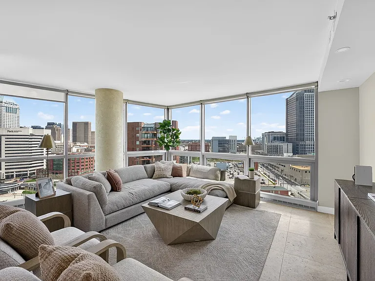 1 Miranova Pl #1840 — Photo 30