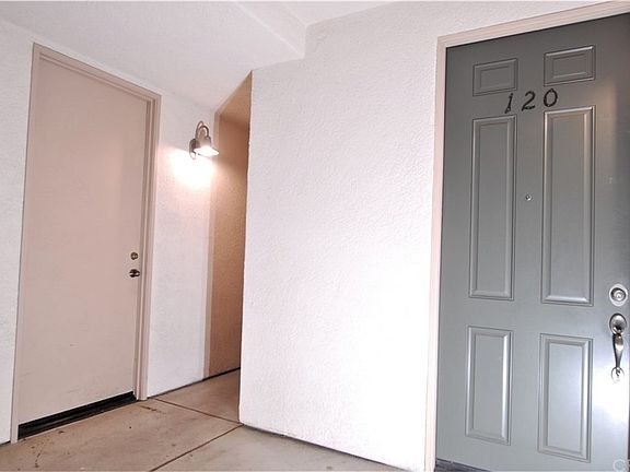 2nd image of 27056 Victoria Ln #120-1