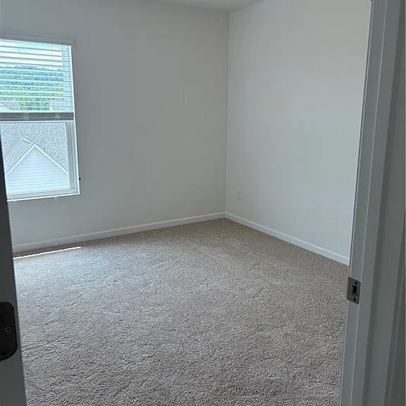 329 Bloomfield Cir — Photo 18
