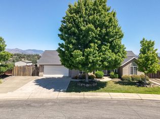 4020 Winter Green Ct, Redding, CA 96001