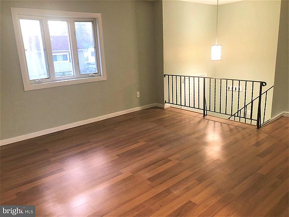 3rd image of 700 Hunter Blvd