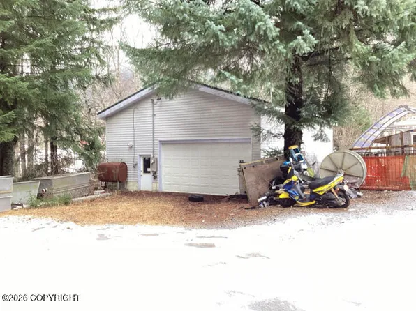 115 N 6th Ave, Haines, AK 99827