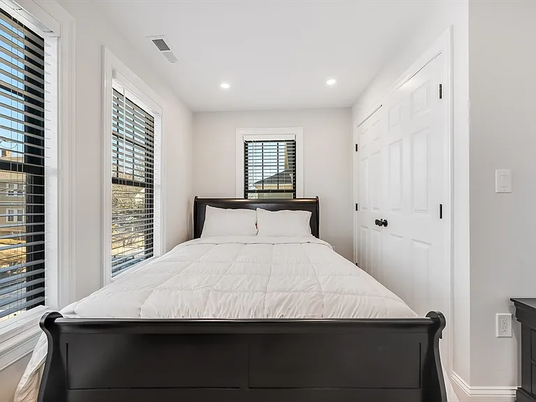 32 Perthshire Rd #2 — Photo 14