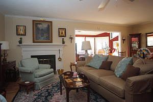 2nd image of 3365 Londonderry Ln