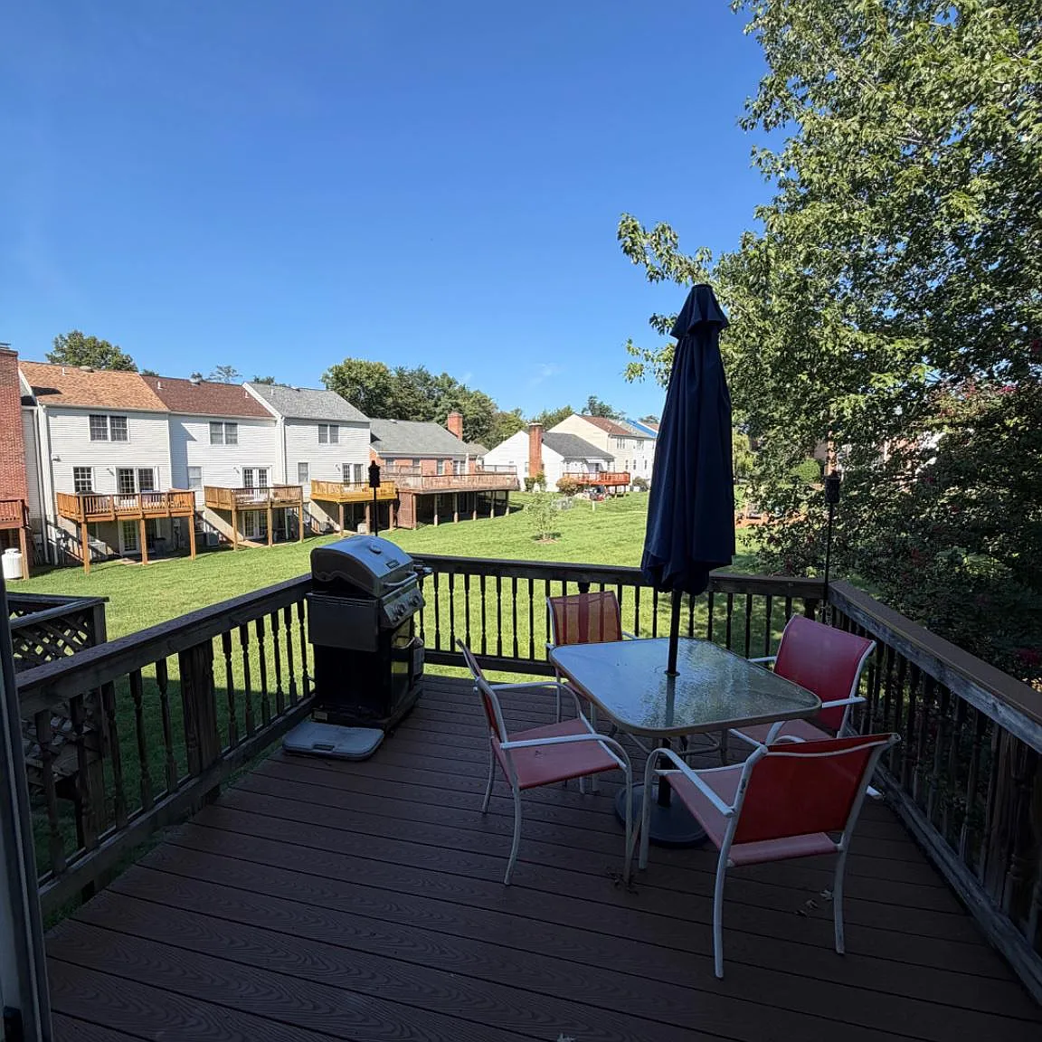 2 bed, 2.5 bath, 1054 sqft, $2,300 — Photo 3