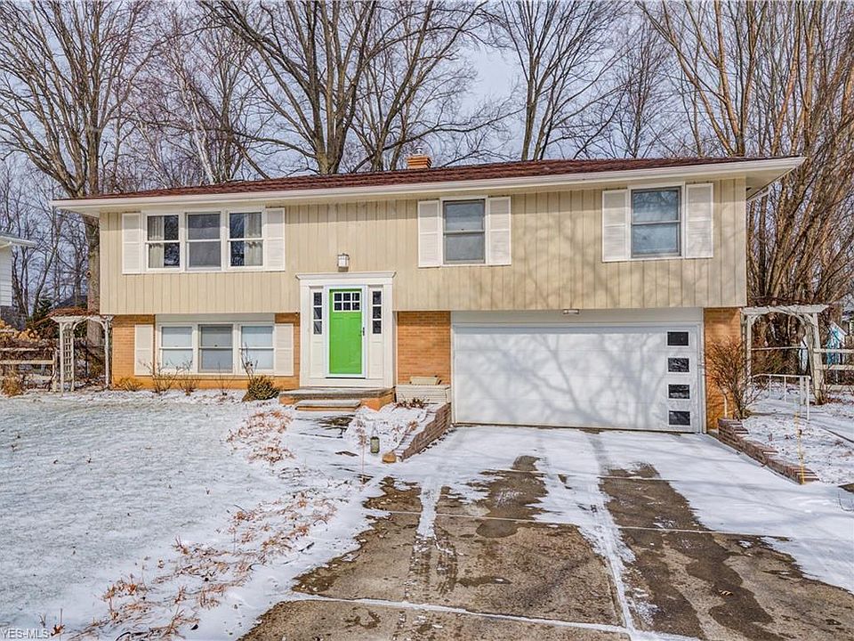1st image of 21370 Willow Ln
