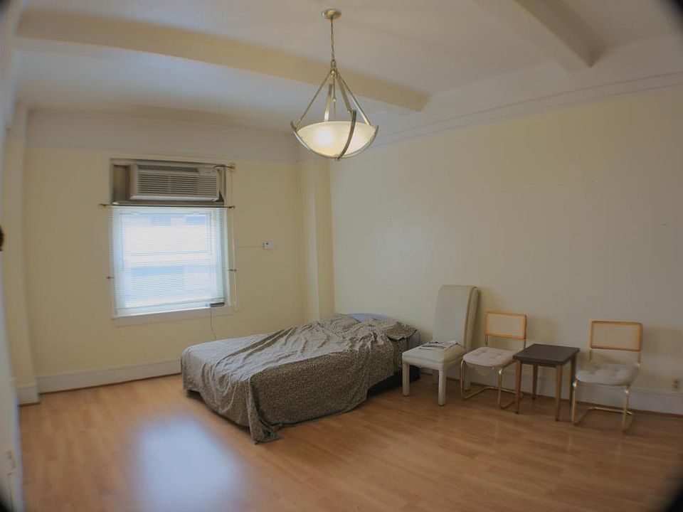 2nd image of 2721 Boardwalk #418