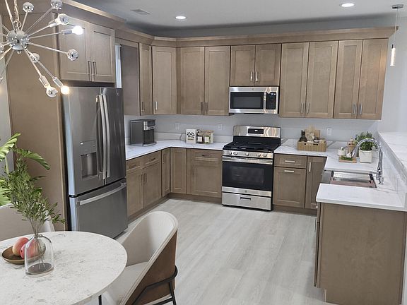 3rd image of 6401 Ash Ave