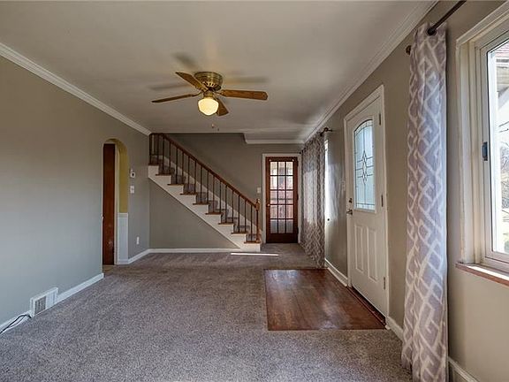 3rd image of 1413 Stanley Dr