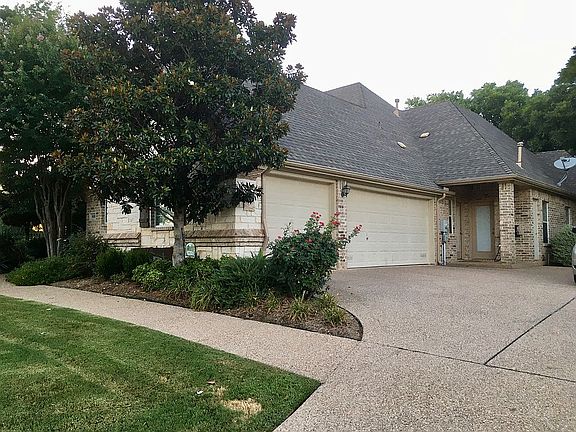 3rd image of 805 Thomas Crossing Dr