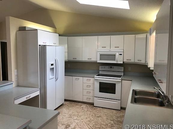 5th image of 840 E 17th Ave