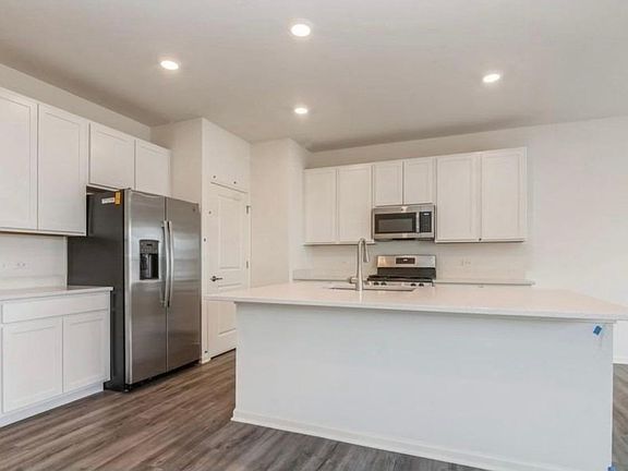 5th image of 14375 Clover Ave
