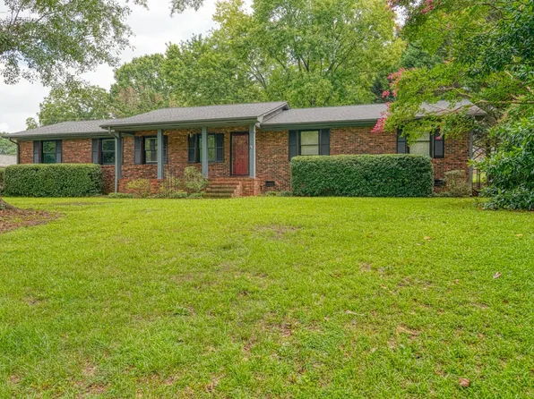 902 Vannessa Dr, Boiling Springs, SC 29316