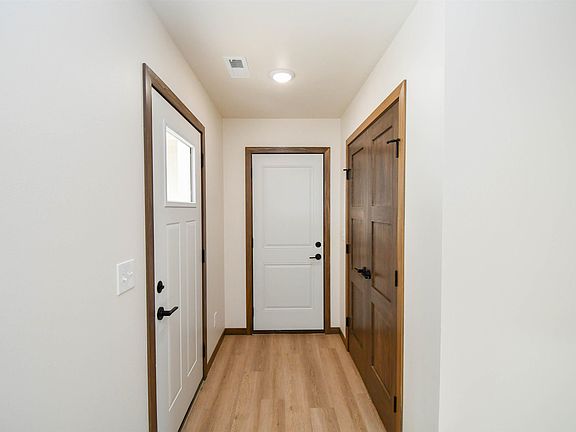 4th image of 1818 Daylight Dr
