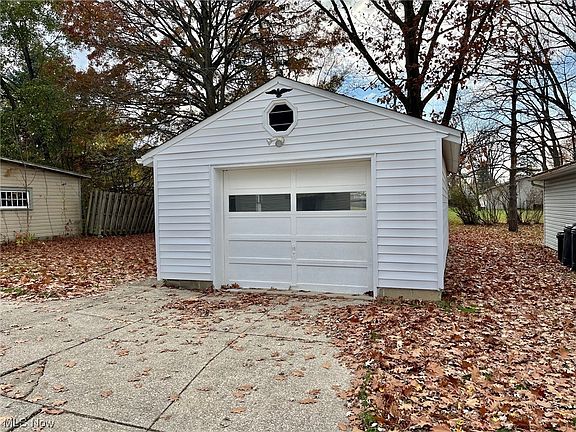 2nd image of 323 S Prospect St