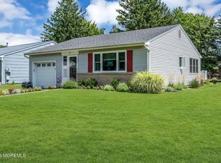 4 Basset Dr, Toms River, NJ 08757
