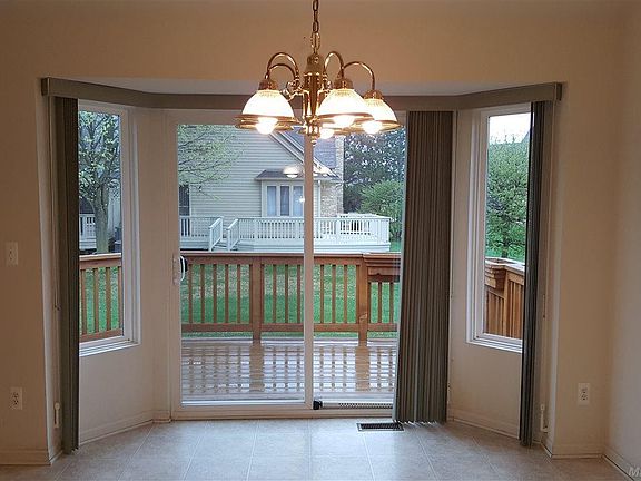 5th image of 52545 Westfield Dr