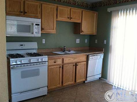 4th image of 15405 Fremont Dr