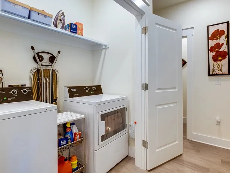 5487 Dallas Ct — Photo 9