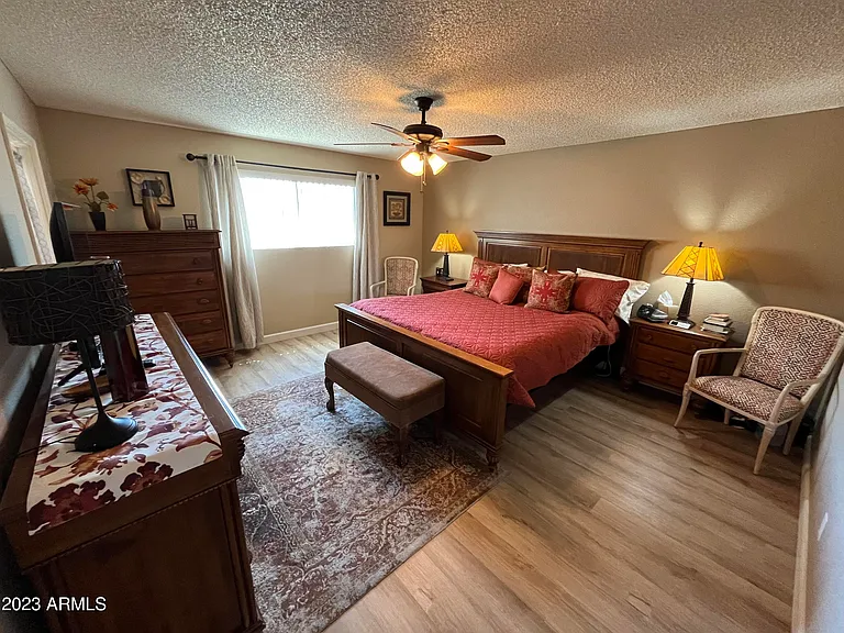 10409 E East Dr — Photo 8