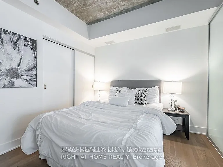 630 Queen St E #413 — Photo 4