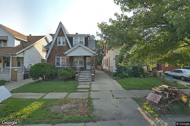 2nd image of 5700 Saint Lawrence St