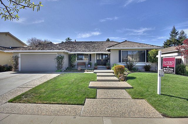 2nd image of 1011 Shadow Brook Dr