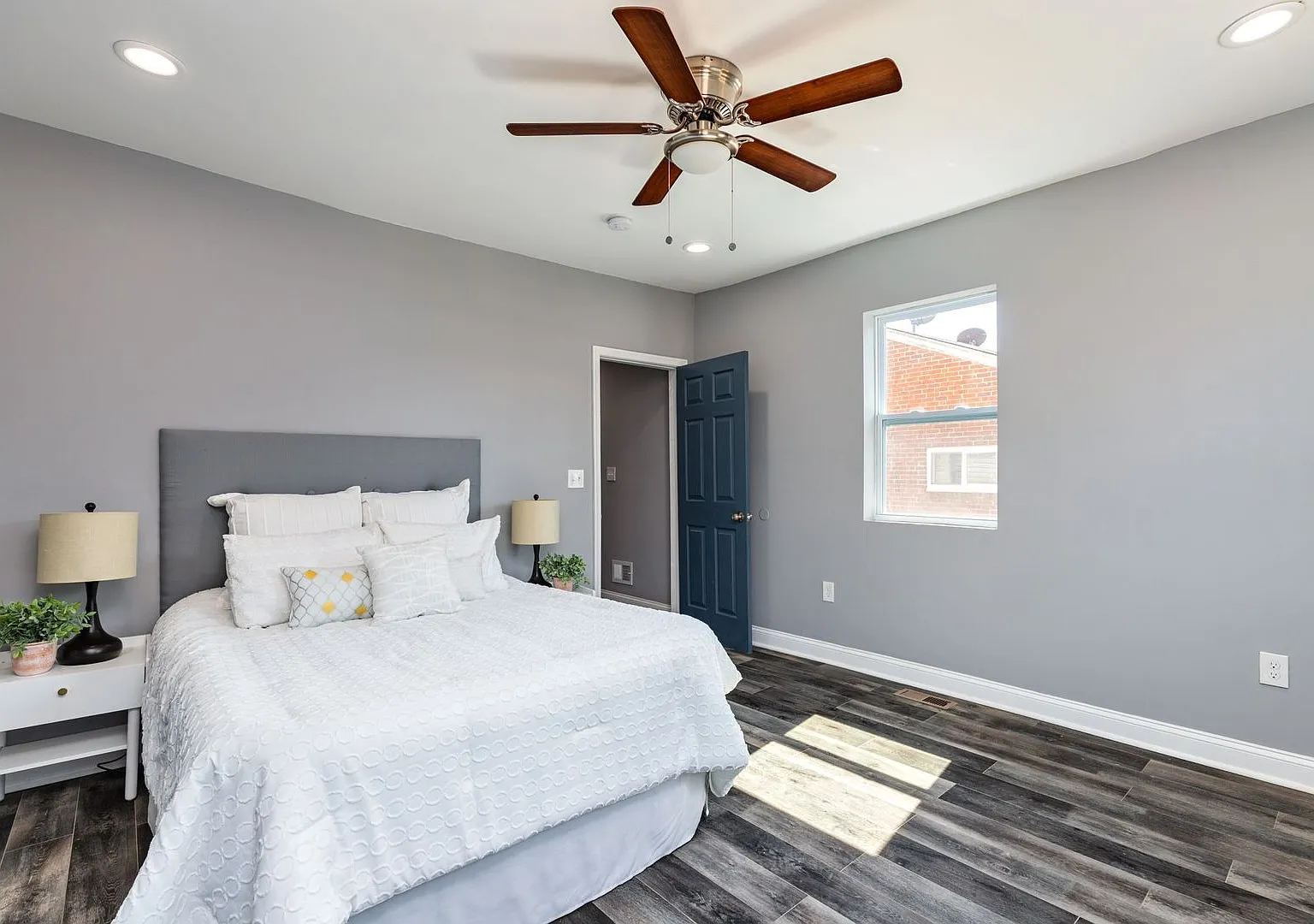 3626 Everett Street — Photo 3